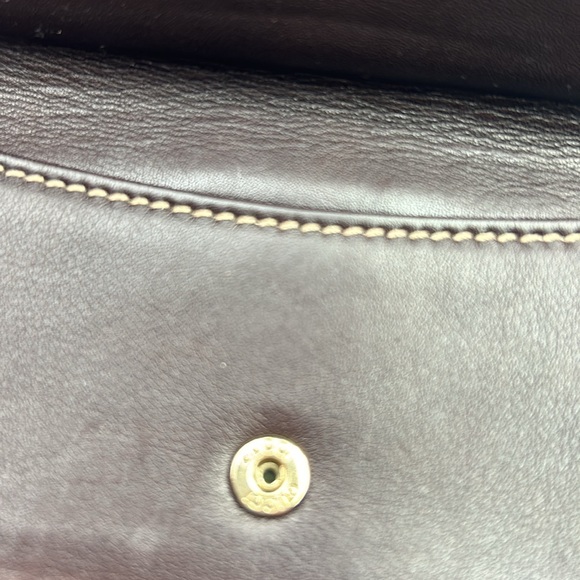 Gucci Interlocking GG Signature Wallet - Picture 10 of 17